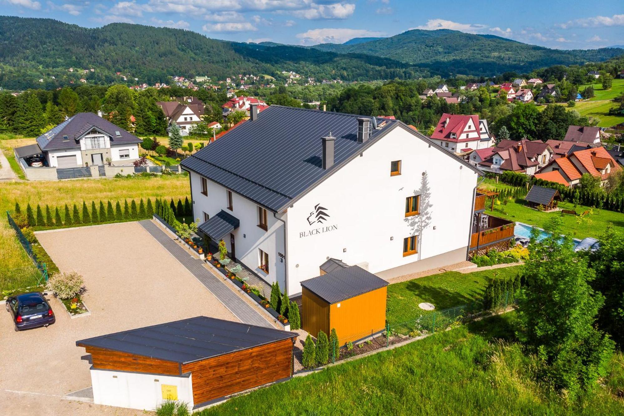 Apartamenty Black Lion Pcim Exteriör bild